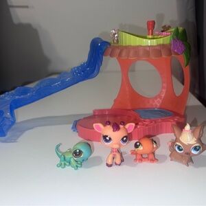 Littlest Pet Shop Slide and Dive Lagoon Playset with pets